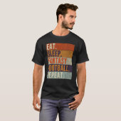 スリープ食べファンタジーサッカー愛好家リピートレトロ Tシャツ (正面フル)