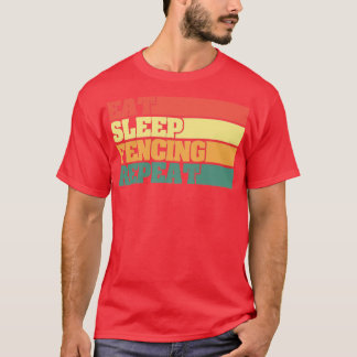 スリープ食べフェンシングの繰り返し Tシャツ