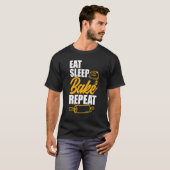 スリープ食べベイクリピートベイカーベーキング Tシャツ (正面フル)