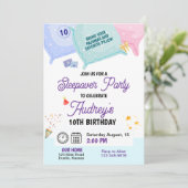 スリーポバーパジャマパーティー誕生日招待状 招待状 (スタンド正面)