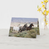 スリーマーズランニングワイルドホースグリーティングカード カード (黄色い花)
