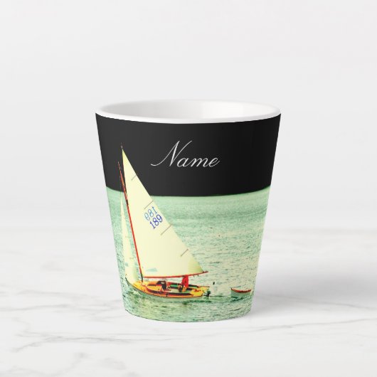 スループセーリングサンダー_コーブ カフェラテマグ (正面)