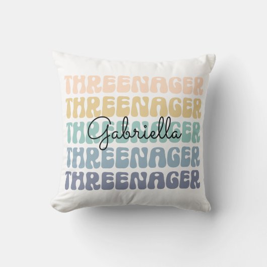 スレネガー、3歳の誕生日、誕生日トドラー名 クッション (正面)