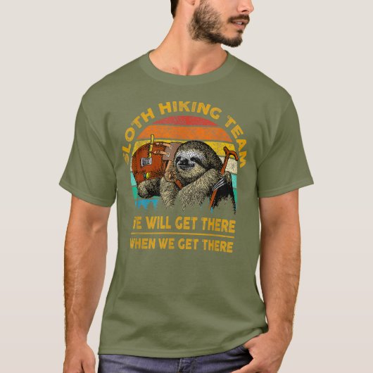 スロスのハイキングおもしろいチームのTシャツ Tシャツ (正面)