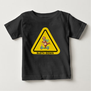 スロスダウン おもしろい Sloth Riding Scooterテンプレート ベビーTシャツ