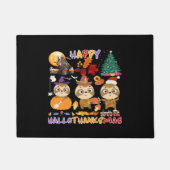 スロスハッピーハロサンクスマスハローウィーンサンクセグ ドアマット (正面)