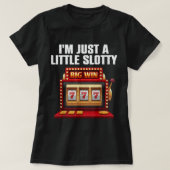 スロットマシカッコいいンラバーアートレディース男性へカジノ Tシャツ (デザイン正面)