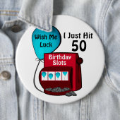 スロットマシン50誕生日 缶バッジ (インサイチュ)
