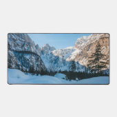 スロベニアのタマル渓谷の美しい冬の風景 デスクマット (正面)