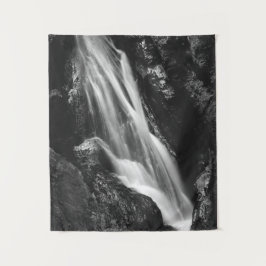 スロベニアの地獄の黒白の滝 タペストリー