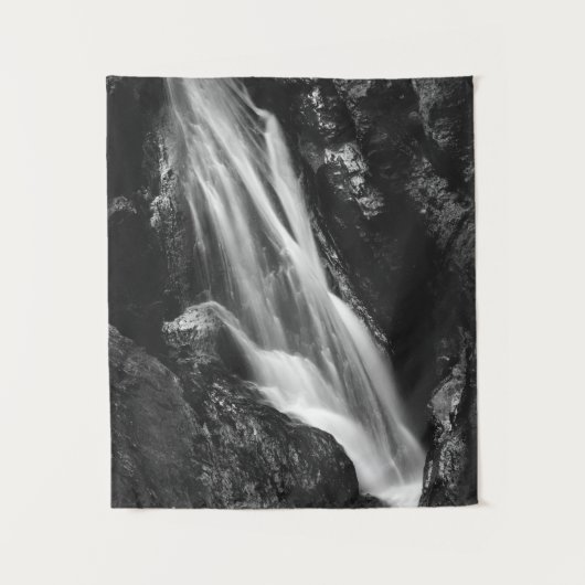 スロベニアの地獄の黒白の滝 タペストリー (正面)