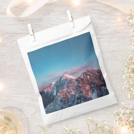 スロベニアの山の上の魔法の空 フェイバーバッグ (クリップ留めされた状態)