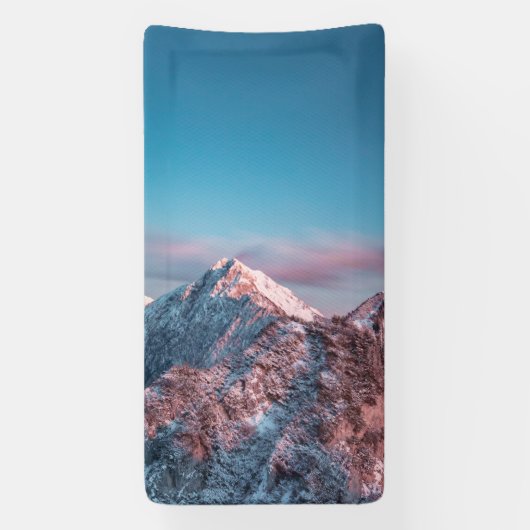 スロベニアの山の上の魔法の空 横断幕 (縦)