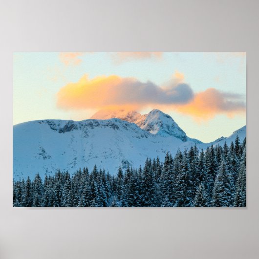 スロベニアの山トリグラフの上の素晴らしい夕日 ポスター (正面)