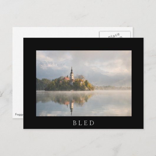スロベニアの秋の霧の出た湖の日の出 ポストカード (正面/裏面)