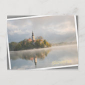 スロベニアの霧の出た湖の日の出 ポストカード (正面)