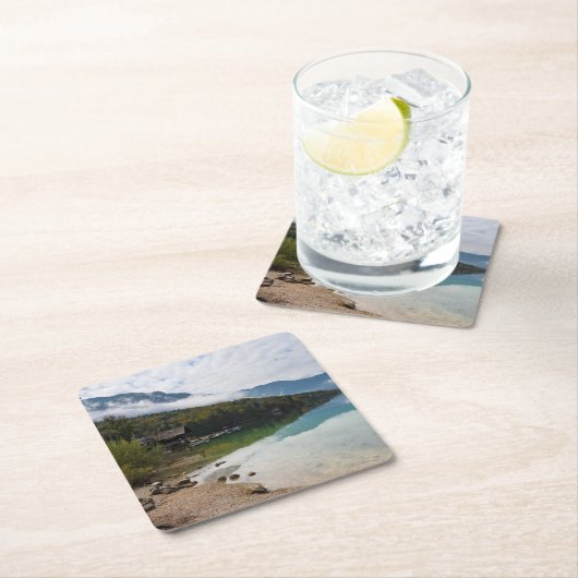 スロベニアのBohinj湖の横の小屋 スクエアペーパーコースター (インサイチュ)