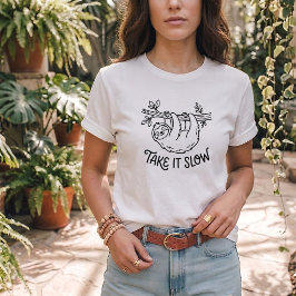 スローなナマケモノのセルフケアTシャツ ユニセックスグラフィックアパレル Tシャツ