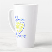 スローガンスラバウクレニグローリートゥウクライナハート カフェラテマグ (左アングル)