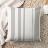 スロークッション – グレーストリップ クッション (ブランケット)