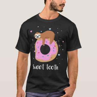スロース・ラブスのスケートボード考古学 Tシャツ