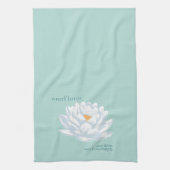 スローダウン、アインタイムズスクエア – 白い蓮 キッチンタオル (縦)