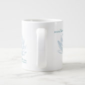 スローダウン、アインタイムズスクエア – 白い蓮 ジャンボコーヒーマグカップ (裏面)