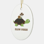 スローポークス – カウボーカタツムリとカメ セラミックオーナメント (左)