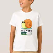 スローモーションおもしろいカタツムリのSloモード Tシャツ (正面)