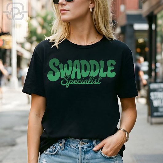 スワドルスペシャリスト レトロNICU看護師 Tシャツ
