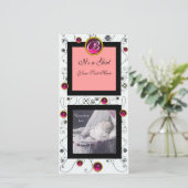 スワファンシーールベビーガールモノグラム、ルビーホワイト 案内状 (スタンド正面)