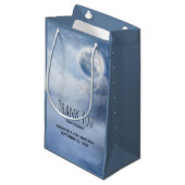 スワンと魔法の青飛んでいるい空ありがとう スモールペーパーバッグ (正面アングル)