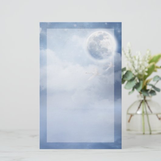 スワンズの幻想的な青飛んでいる空 便箋 (スタンド正面)