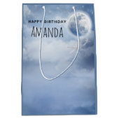 スワンズの美しい青飛んでいるい空誕生日 ミディアムペーパーバッグ (正面)