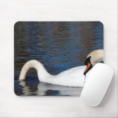 スワン食べ物を与えズの マウスパッド (マウス)