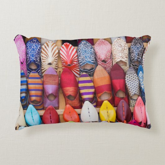 スークの店での展示靴 アクセントクッション (正面)