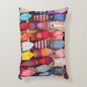 スークの店での展示靴 アクセントクッション (正面(垂直))