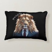 スーツを着たライオン アクセントクッション (裏面)