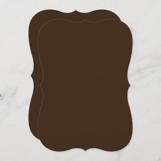 スーツを着て仲間の前に立っている男性 (正面/裏面)