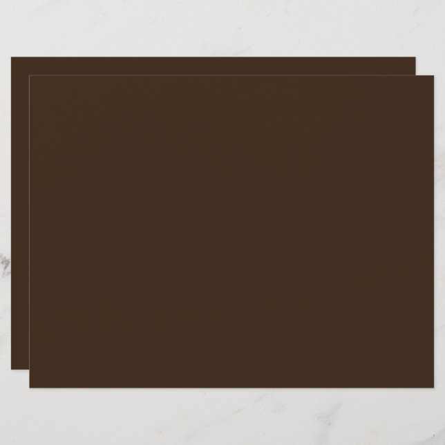 スーツを着て仲間の前に立っている男性 レターヘッド (正面/裏面)