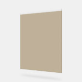 スーツを着て壁の前に立っている男性 アクリルサイン (傾斜)