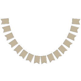 スーツを着て壁の前に立っている男性 バンティングフラッグ