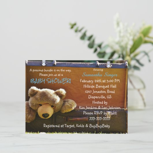 スーツケースにテディベア男の赤ちゃんシャワー招待状 案内状 (スタンド正面)