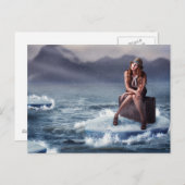 スーツケースに座っている美しい女性 ポストカード (正面/裏面)