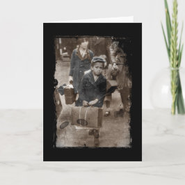 スーツケースを抱えている子ども カード