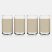 スーツ企業のとネクタイを着ているビジネスマンと一緒に見る ガラス缶 (右)