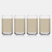 スーツ企業のとネクタイを着ているビジネスマンと一緒に見る ガラス缶 (正面)