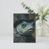 スーツ姿の超現実的なお魚さん ポストカード (スタンド正面)