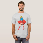 スーパーガールがポーズをとる Tシャツ (正面フル)