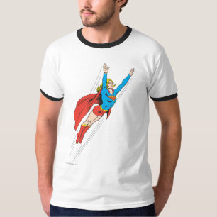 スーパーガールが高く舞い上がる Tシャツ